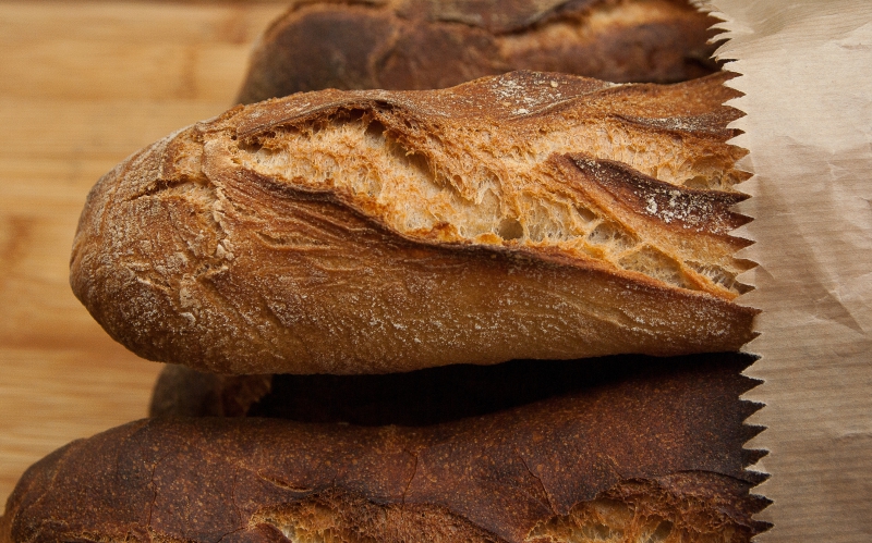 boulangerie-OLLIERES-min_dish-food-baking-cuisine-bread-bakery-399077-pxhere.com